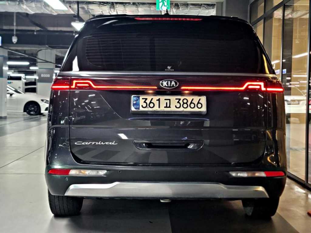 KIA Carnival - Vista 4