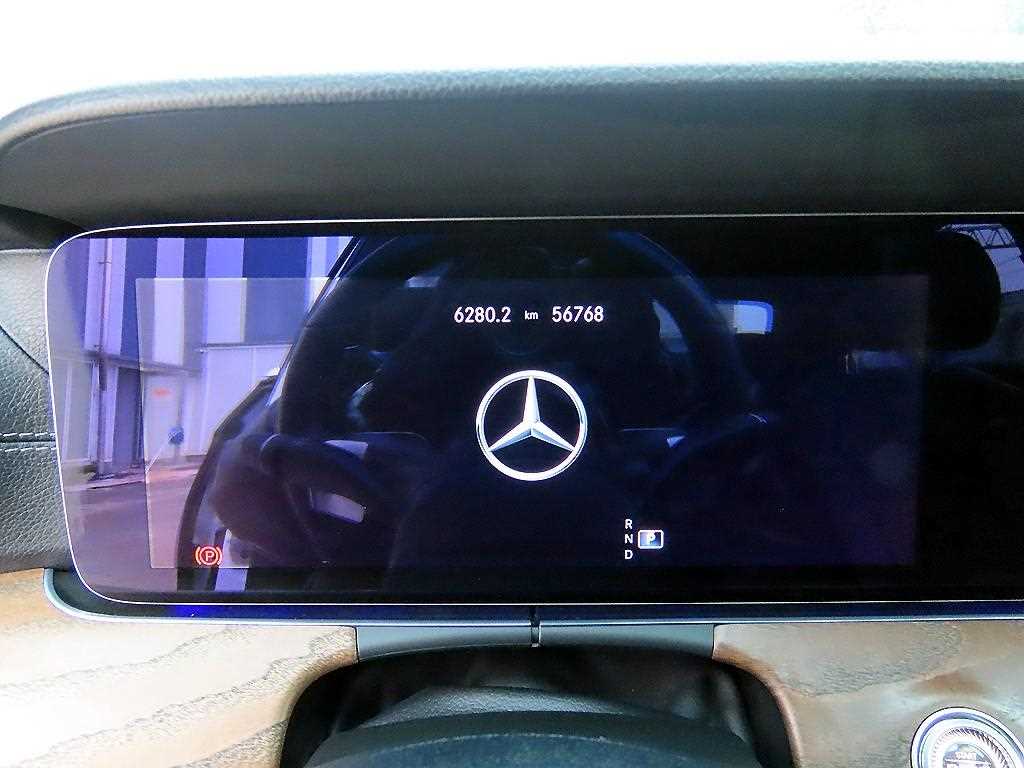 Mercedes Benz E class - Vista 9