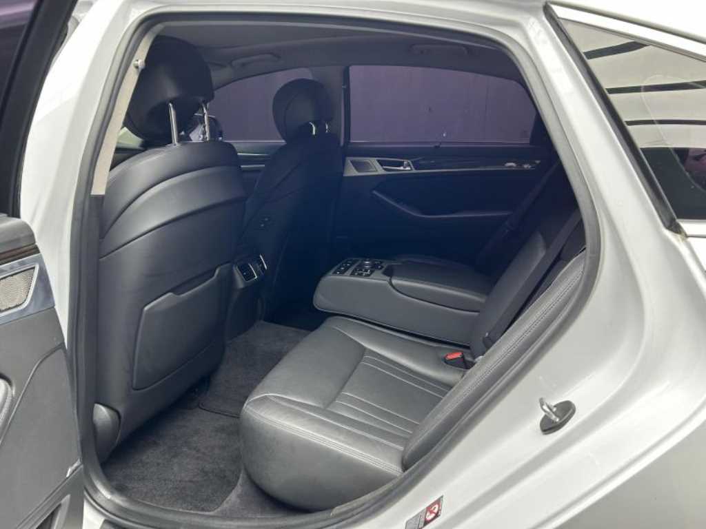 Genesis G80 - Vista 6