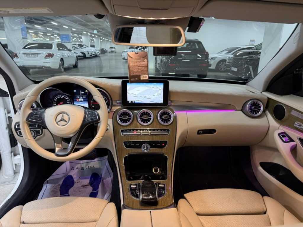 Mercedes Benz C Class - Vista 9