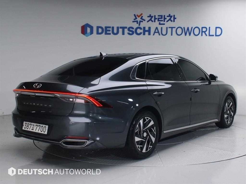 HYUNDAI Grandeur - Vista 2