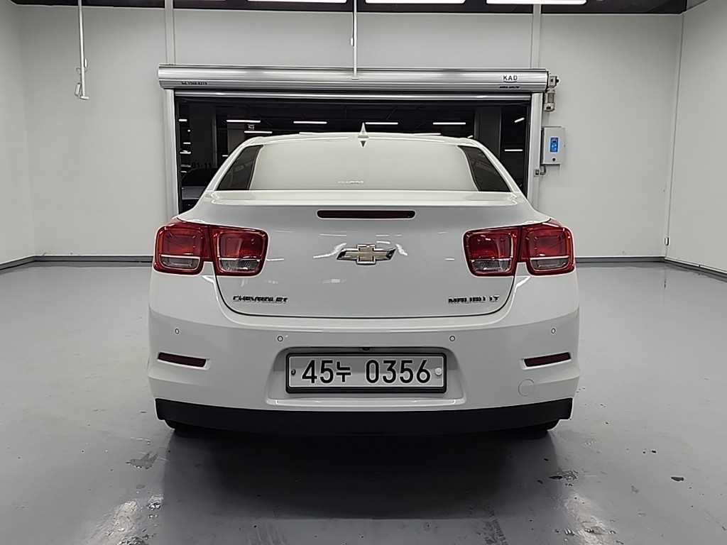 Chevrolet Malibu - Vista 3