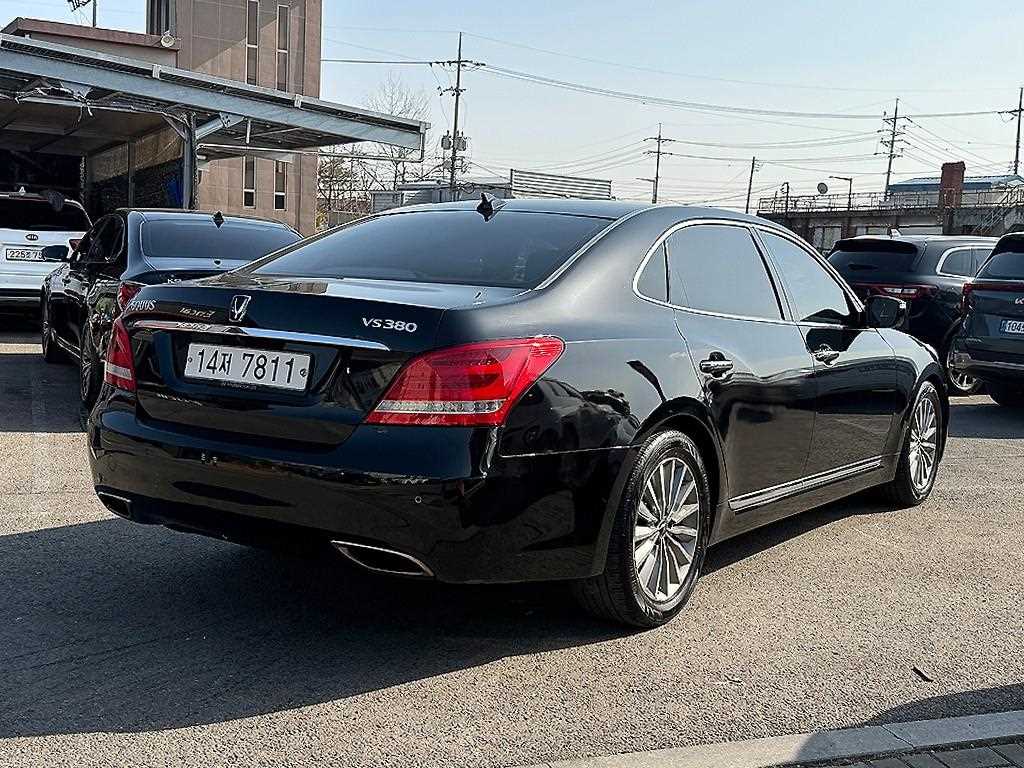 HYUNDAI Equus - Vista 4