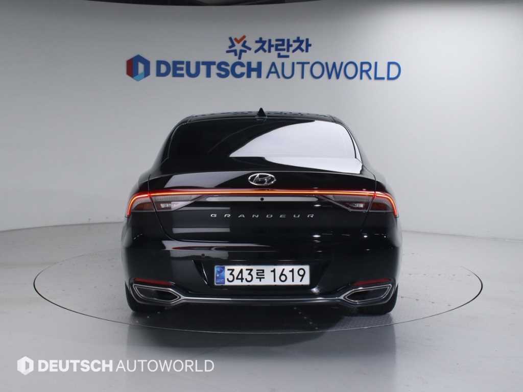 HYUNDAI Grandeur - Vista 5