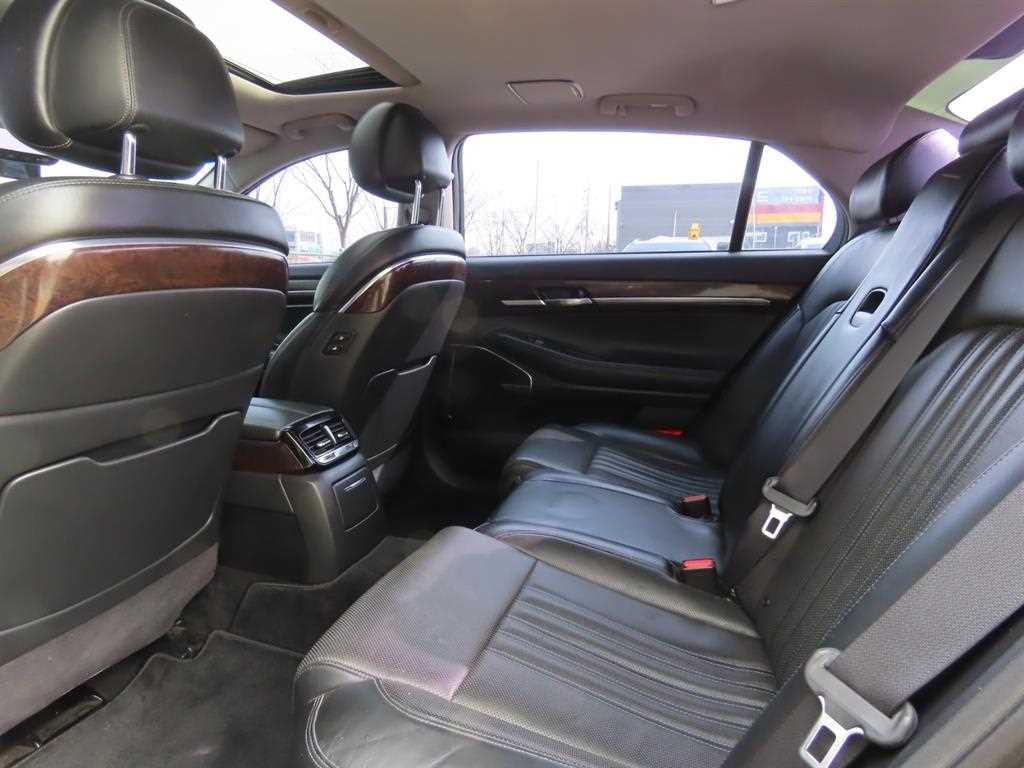 Genesis EQ900 - Vista 6