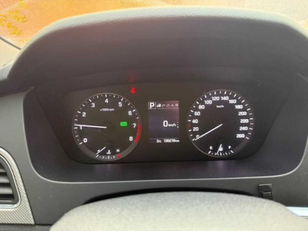 HYUNDAI Sonata - Vista 10