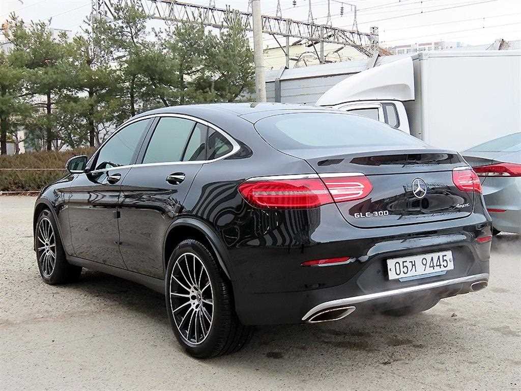 Mercedes Benz GLC Class - Vista 3