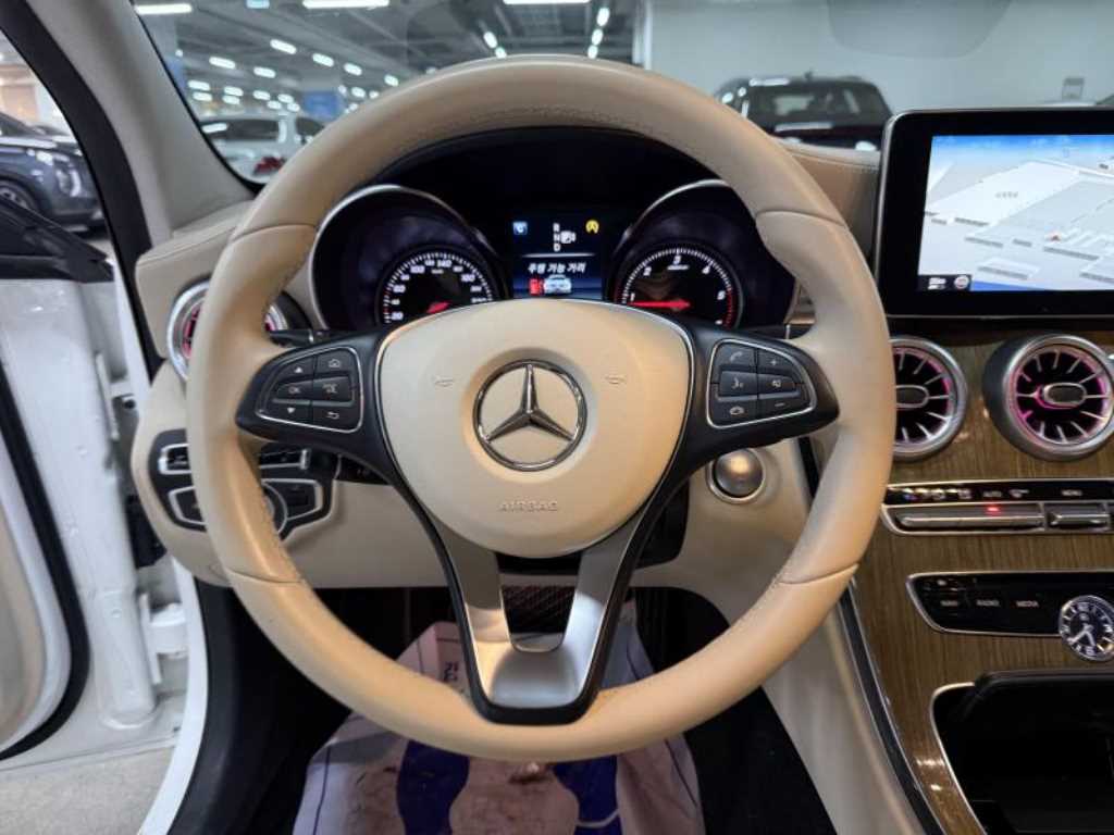 Mercedes Benz C Class - Vista 12