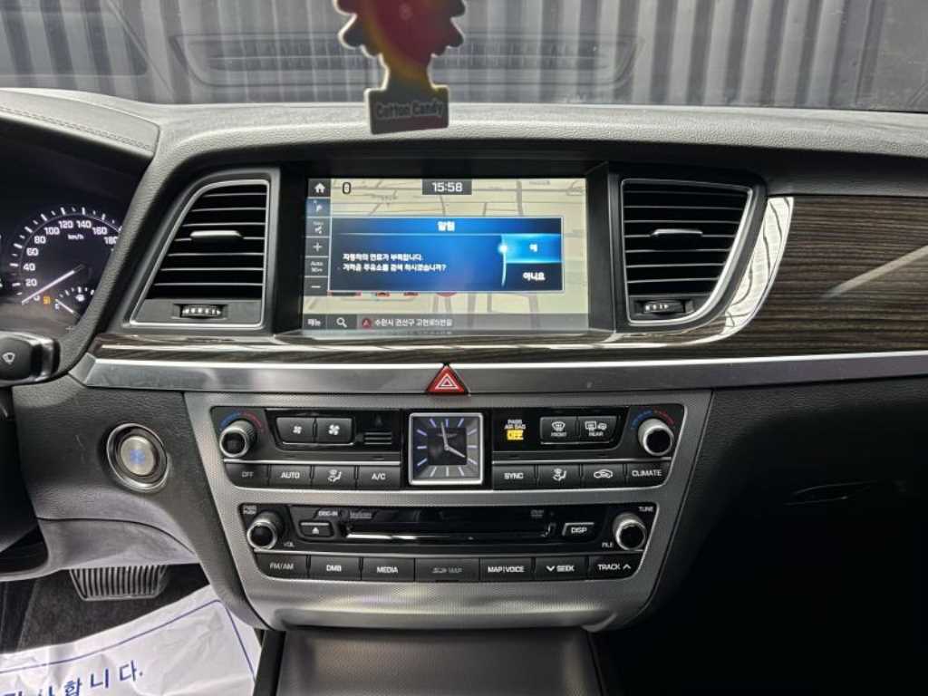 Genesis G80 - Vista 9