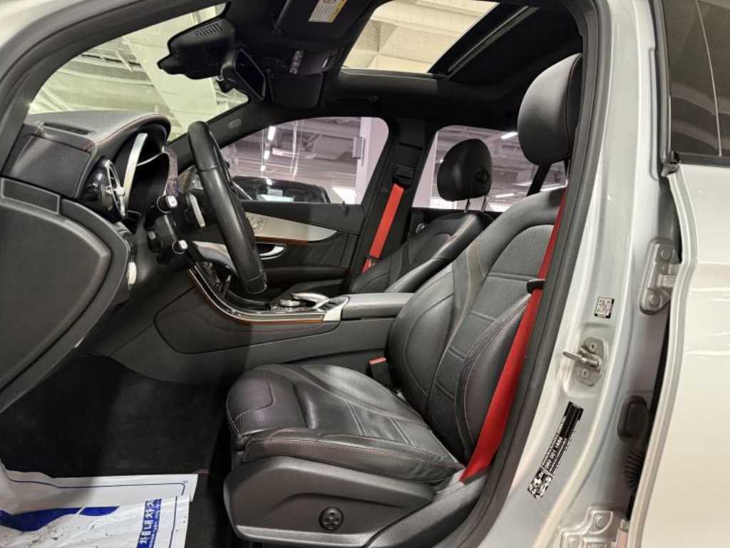 Mercedes Benz GLC Class - Vista 8