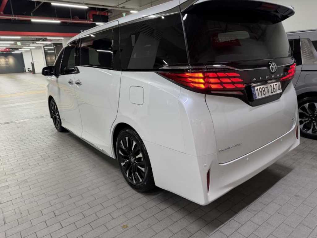 Toyota Alphard - Vista 11