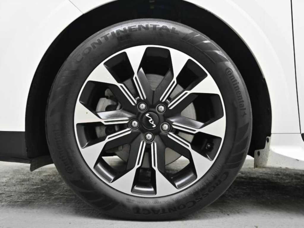 KIA Carnival - Vista 5