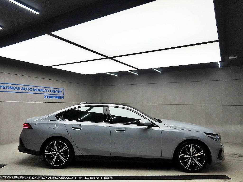 BMW 5 Series - Vista 2