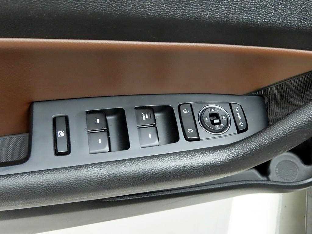 HYUNDAI Sonata - Vista 11