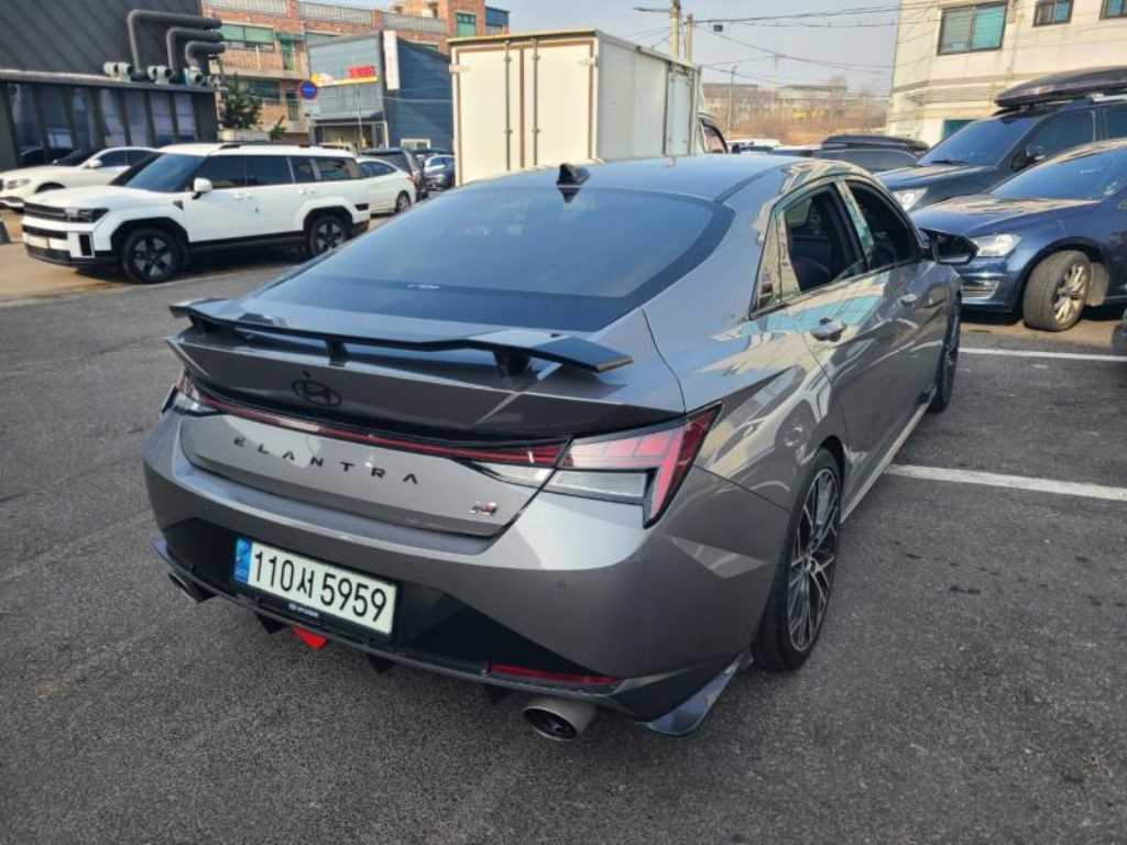 HYUNDAI Avante - Vista 5