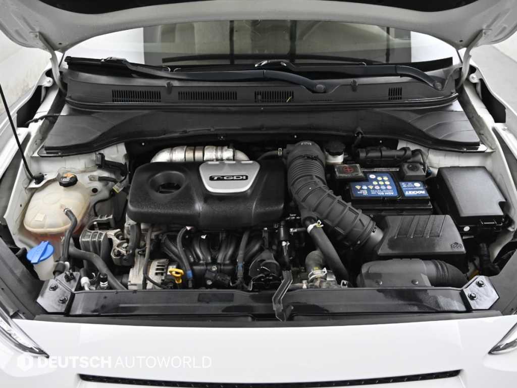 HYUNDAI Kona - Vista 7