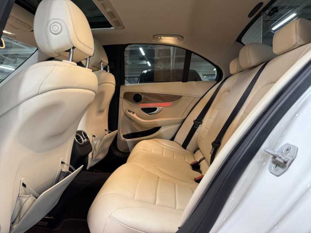 Mercedes Benz C Class - Vista 11