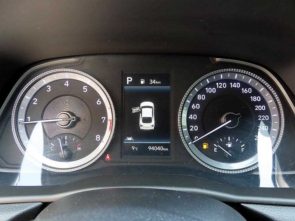 HYUNDAI Sonata - Vista 9