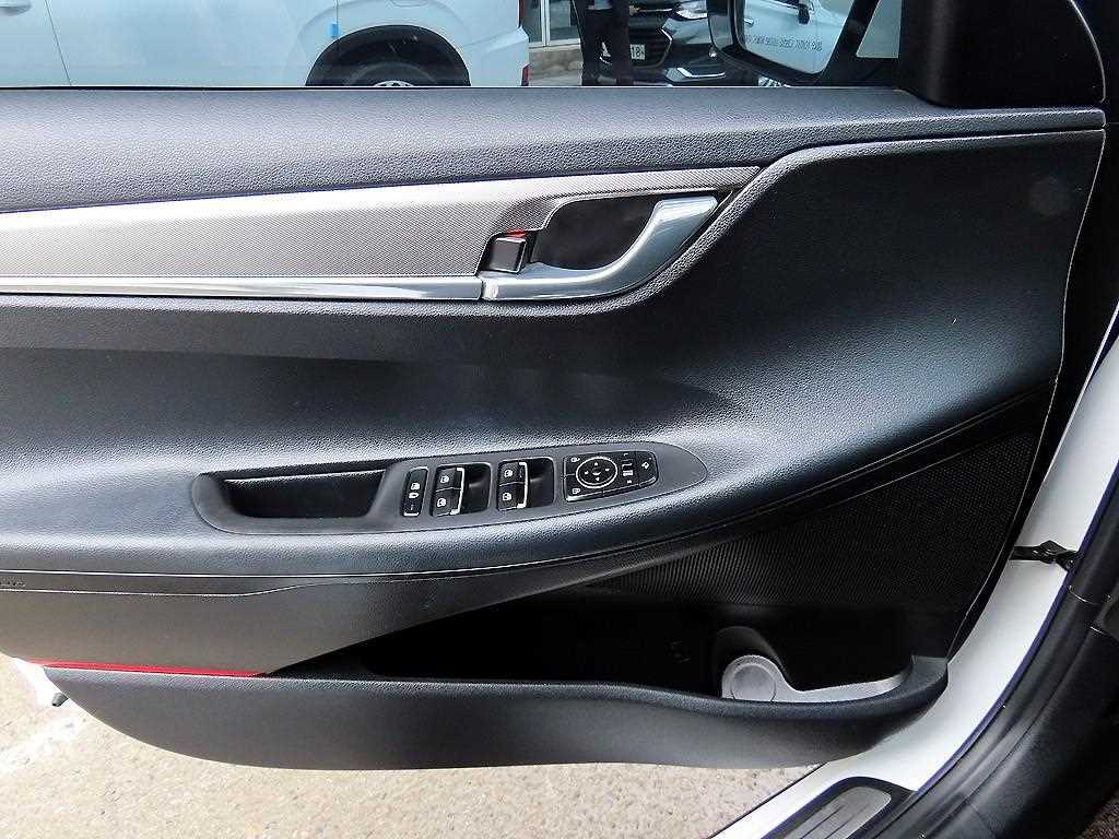 HYUNDAI Grandeur - Vista 11