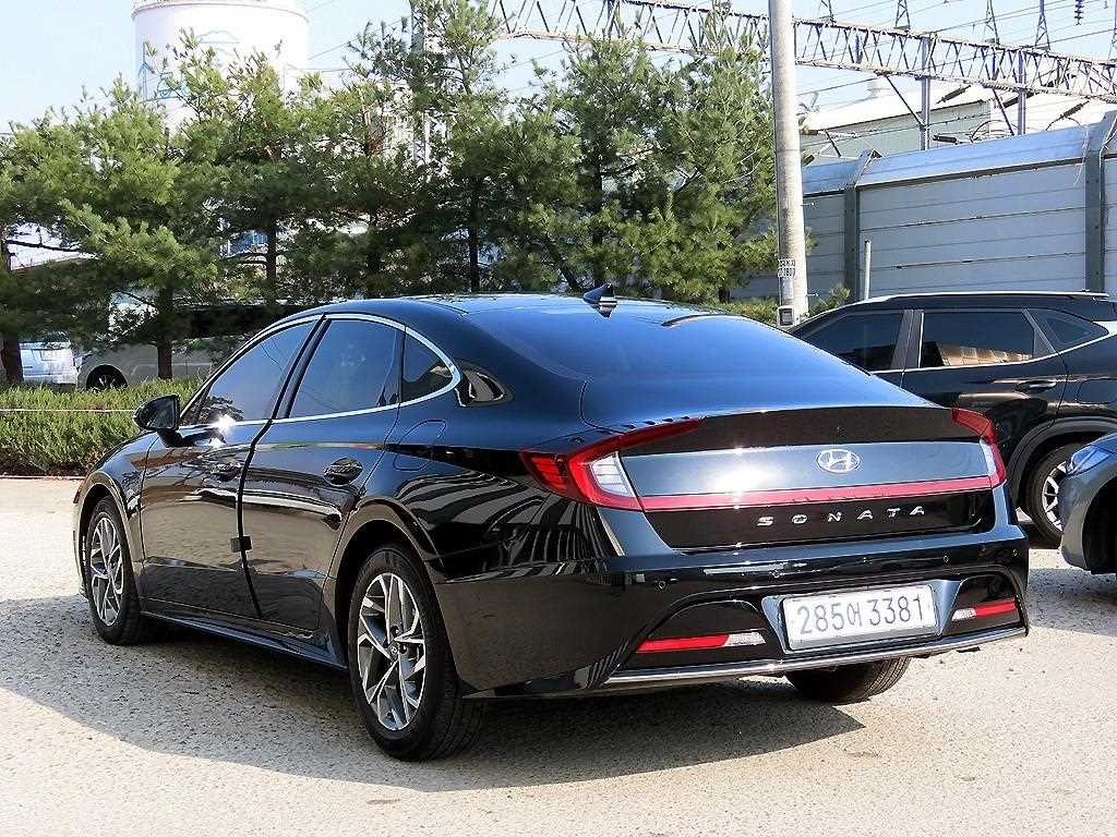 HYUNDAI Sonata - Vista 3