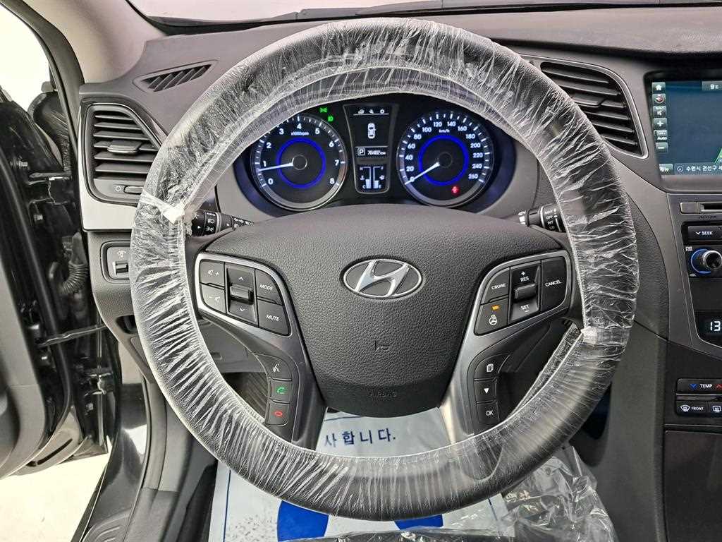 HYUNDAI Grandeur - Vista 7