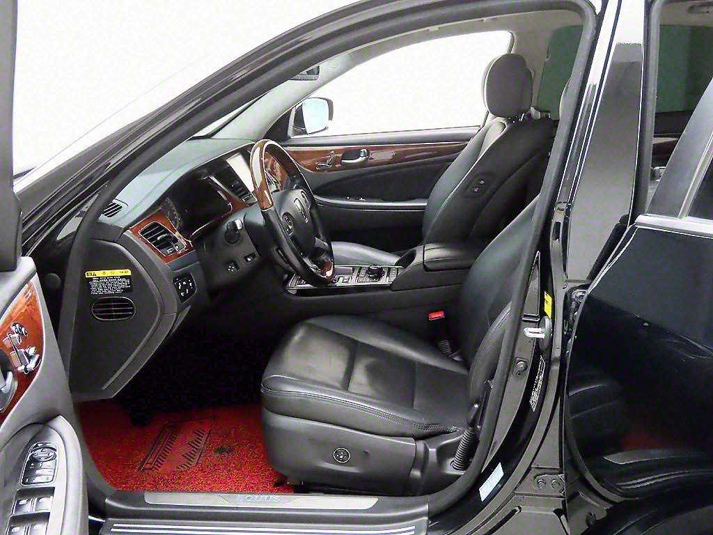 HYUNDAI Equus - Vista 12