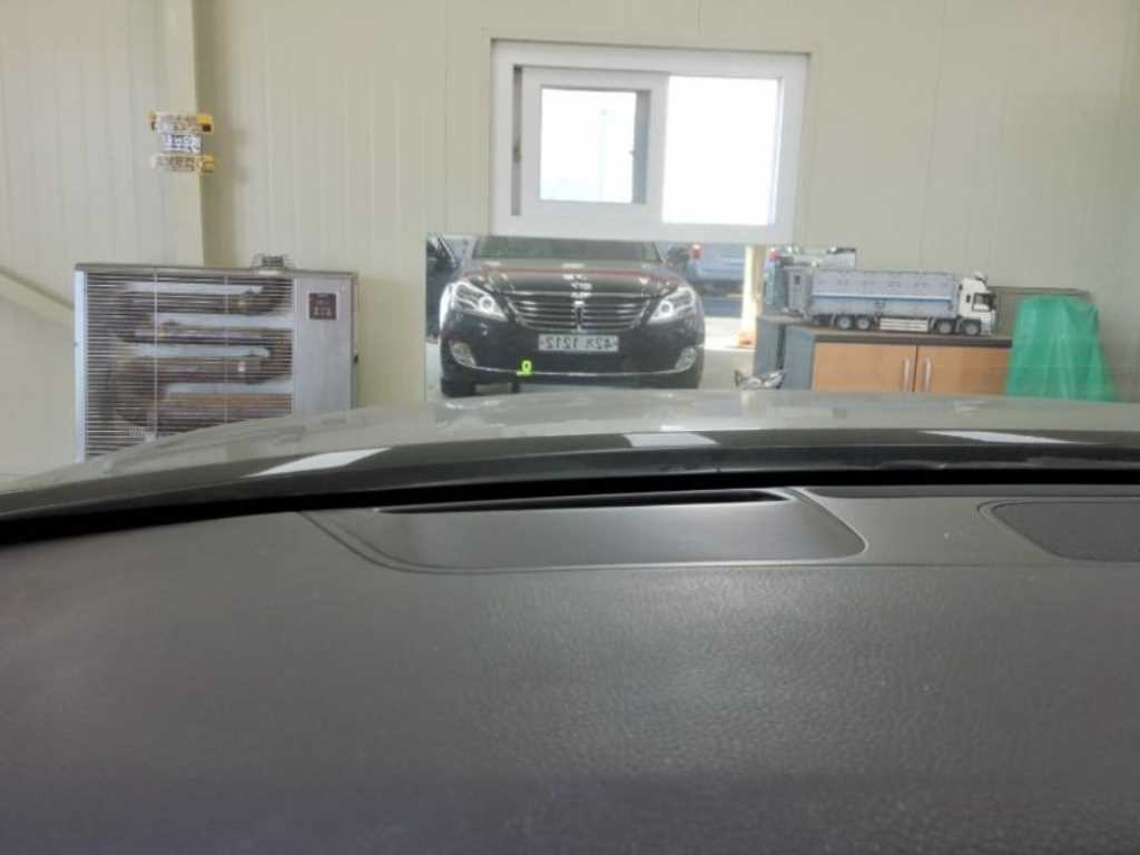 HYUNDAI Equus - Vista 9