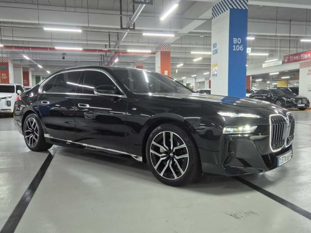 BMW 7 Series - Vista 4