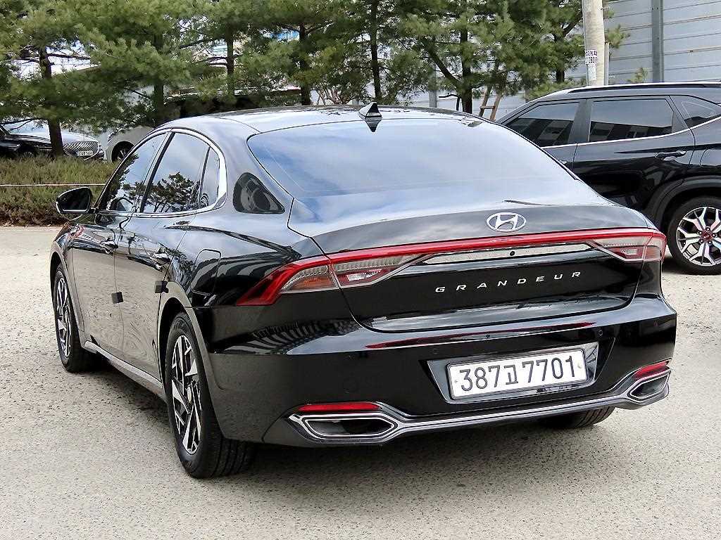 HYUNDAI Grandeur - Vista 3