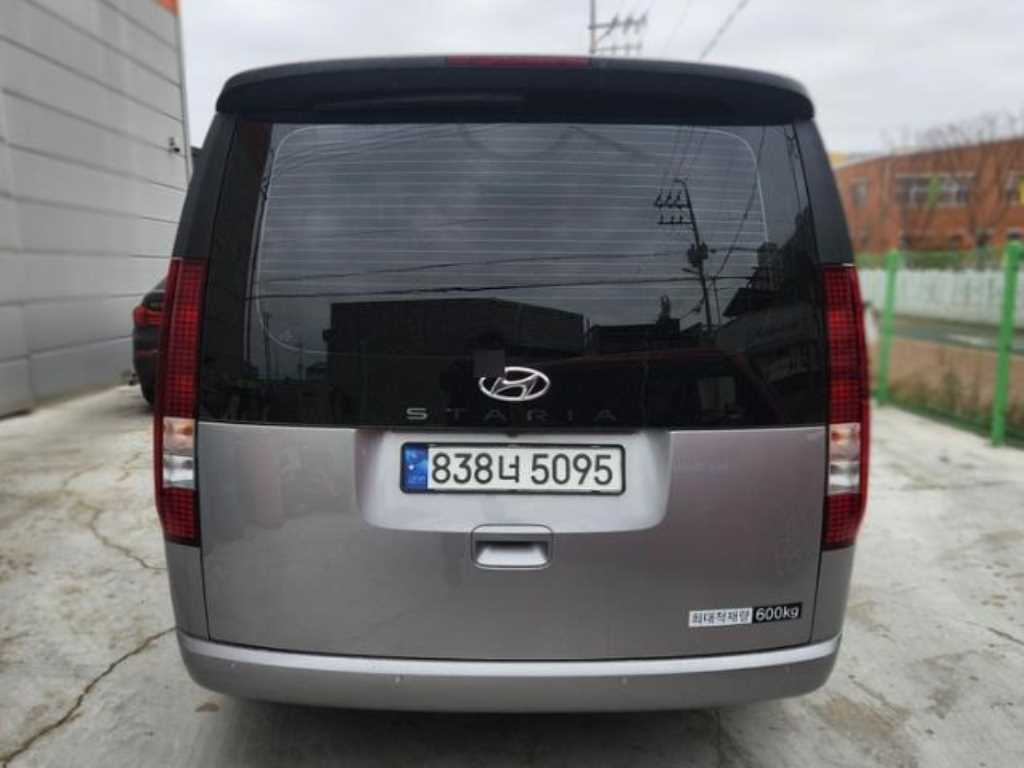 HYUNDAI Staria - Vista 4