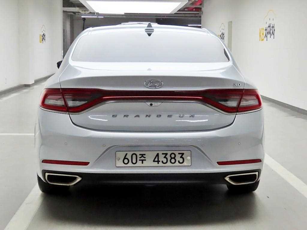 HYUNDAI Grandeur - Vista 3