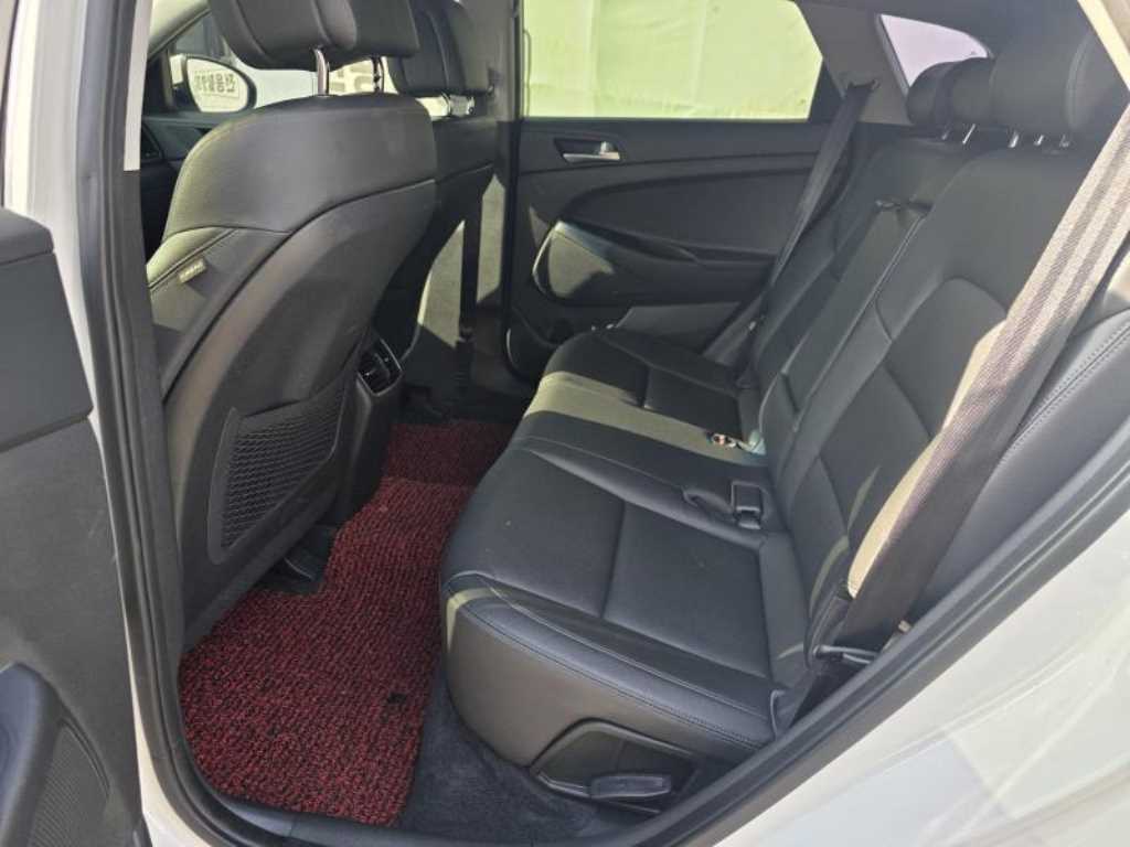 HYUNDAI Tucson - Vista 5