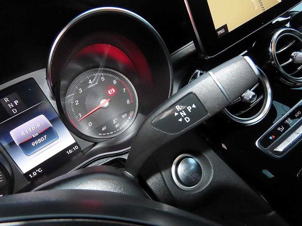 Mercedes Benz GLC Class - Vista 11