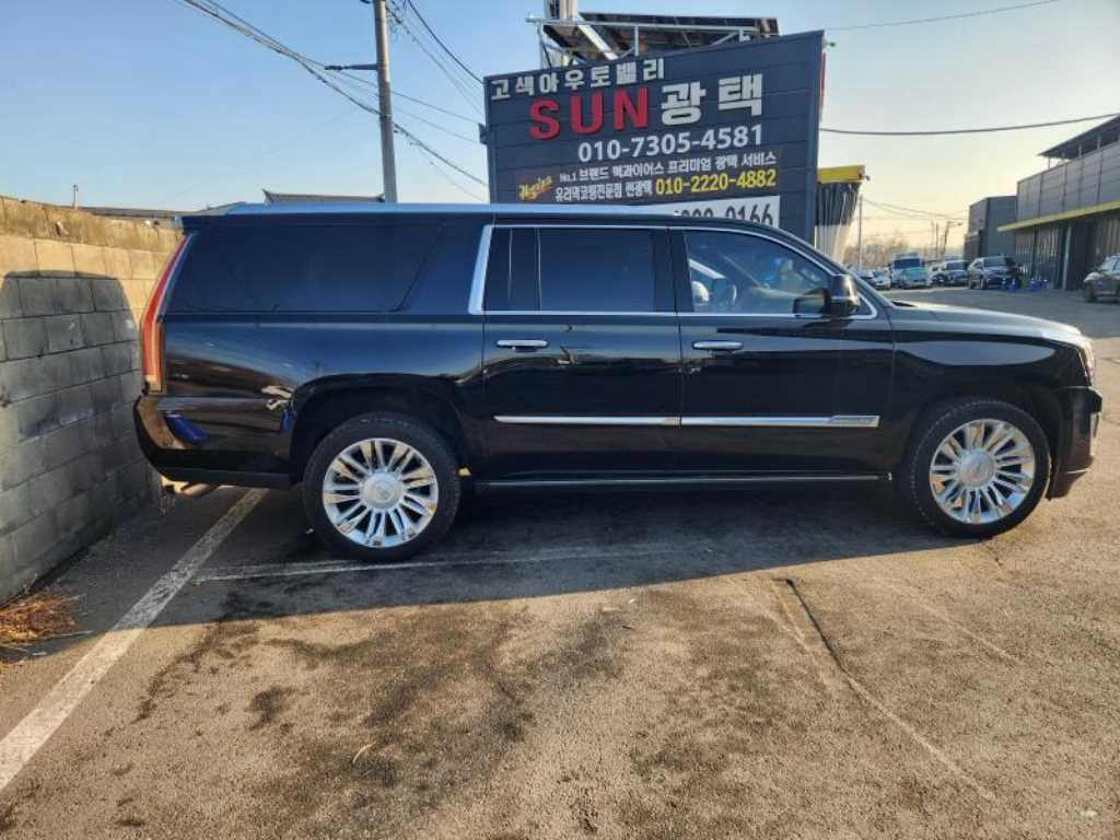Cadillac Escalade - Vista 4