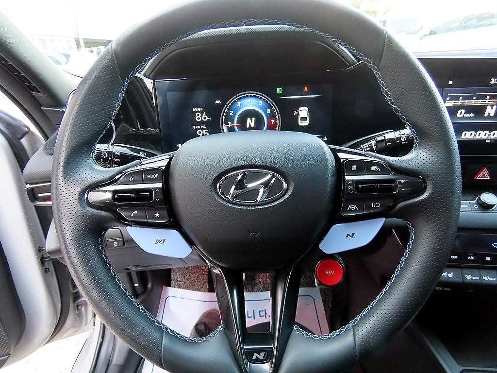 HYUNDAI Avante - Vista 8