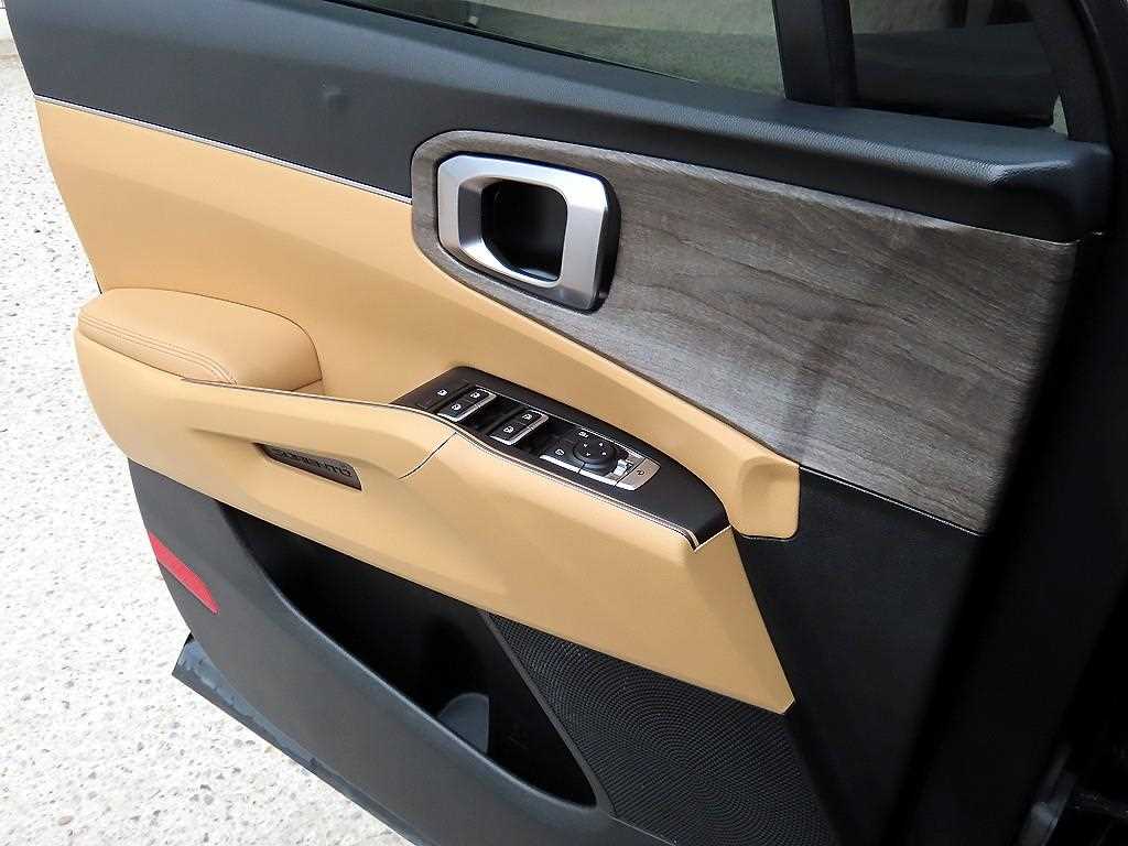 KIA Sorento - Vista 11