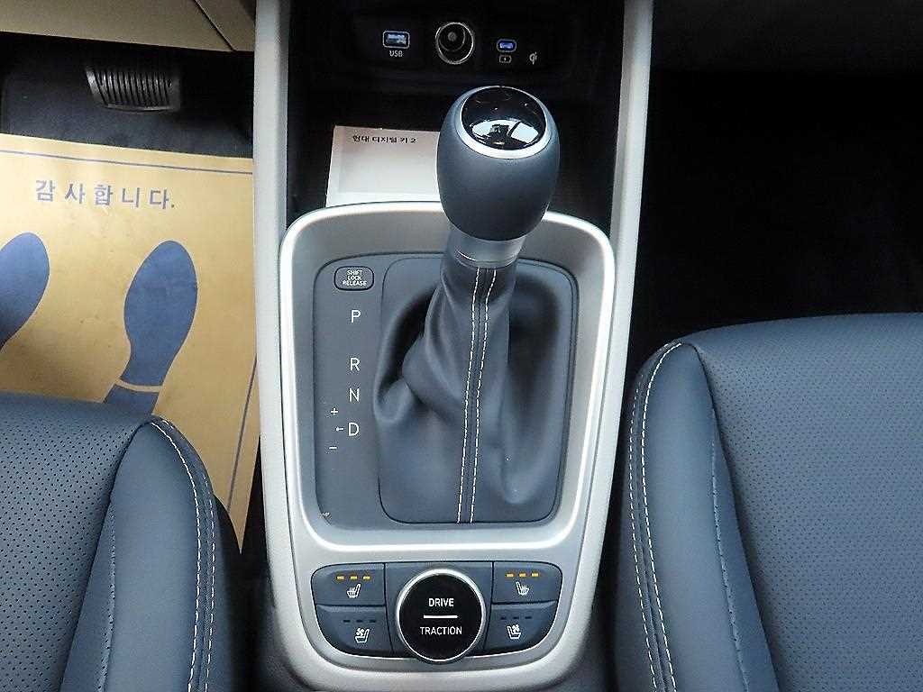 HYUNDAI Venue - Vista 10