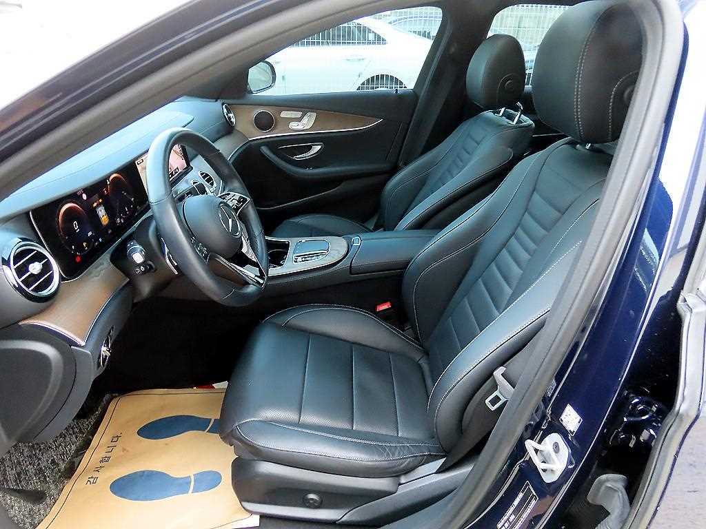 Mercedes Benz E class - Vista 5