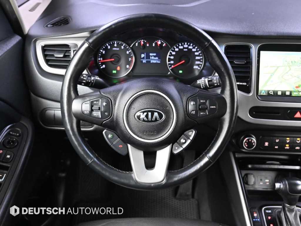 KIA Carens 2017 Plateado - Importación desde Corea - HF Imports Iquique - Foto 13