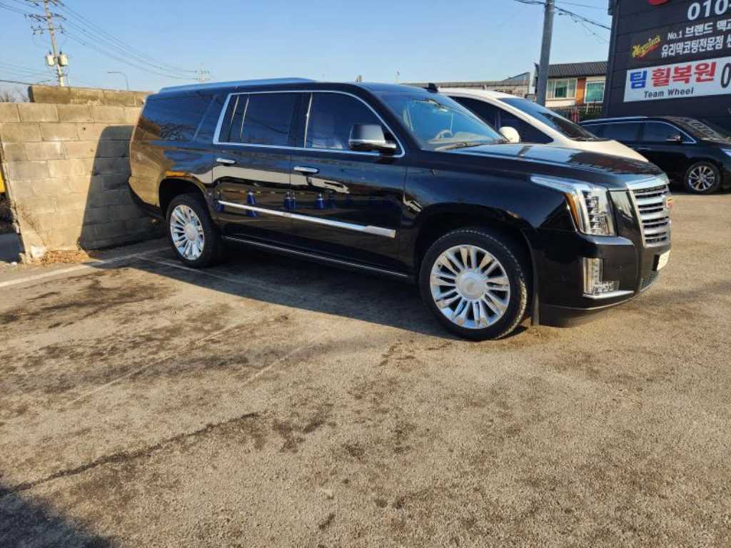 Cadillac Escalade - Vista 3