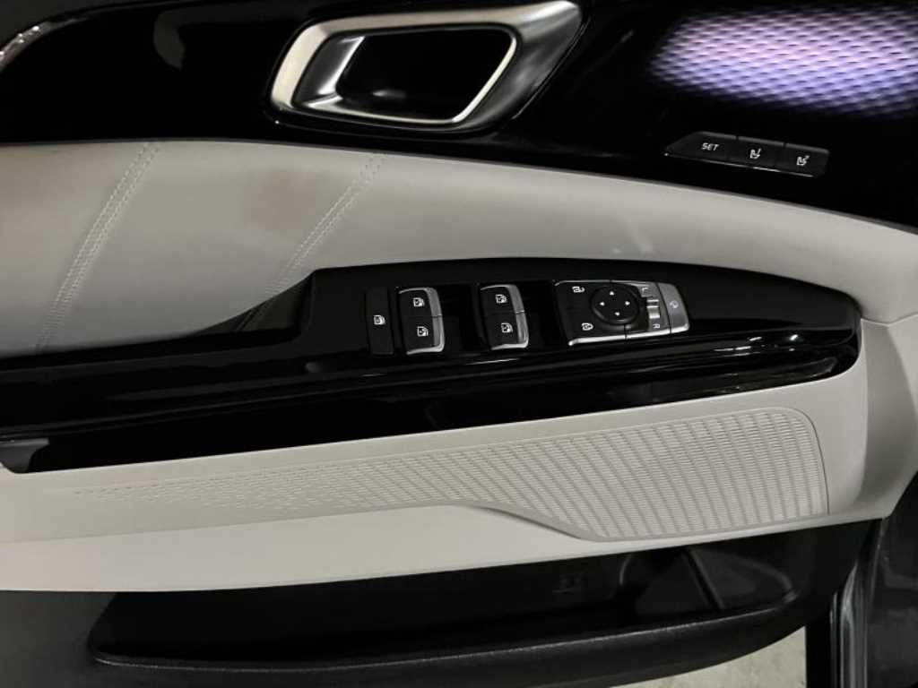 KIA Carnival - Vista 10