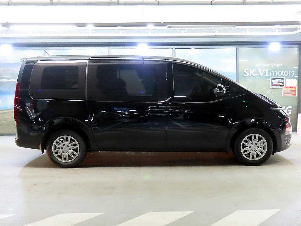 HYUNDAI Staria - Vista 3