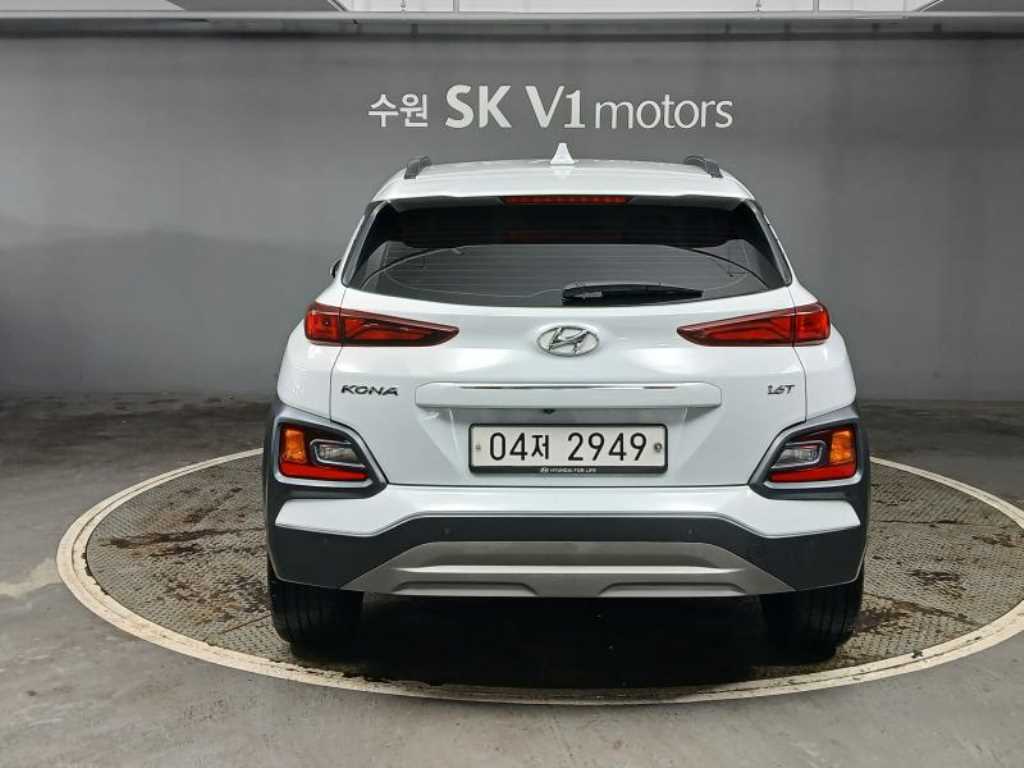 HYUNDAI Kona - Vista 5