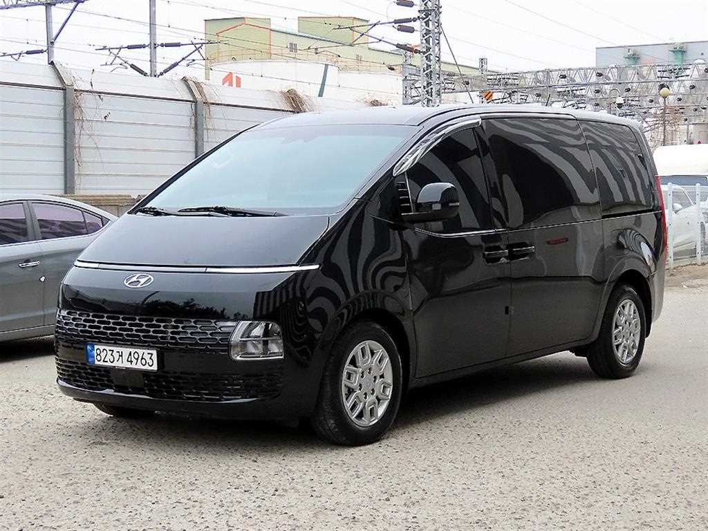HYUNDAI Staria - Vista 2
