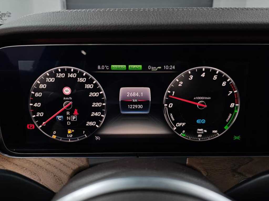 Mercedes Benz E class - Vista 8