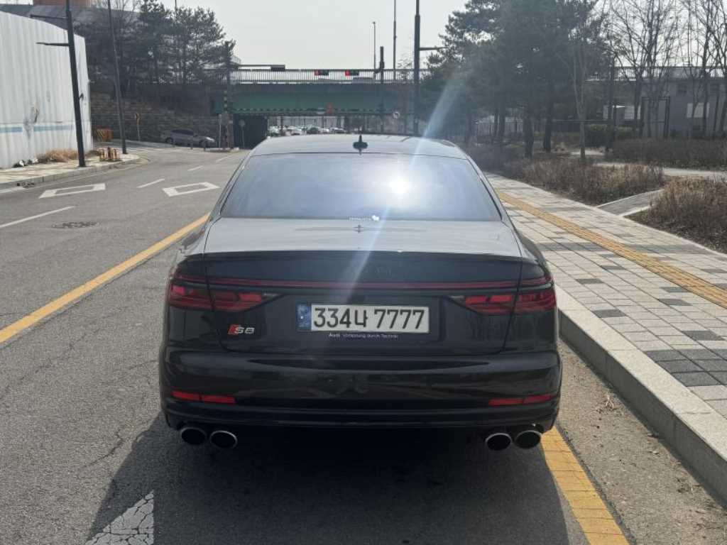 Audi S8 - Vista 3