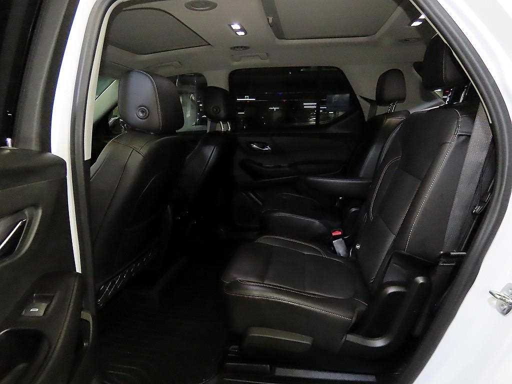 Chevrolet Travers - Vista 7