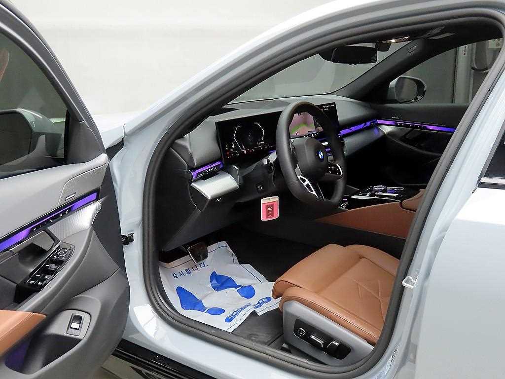 BMW 5 Series - Vista 5