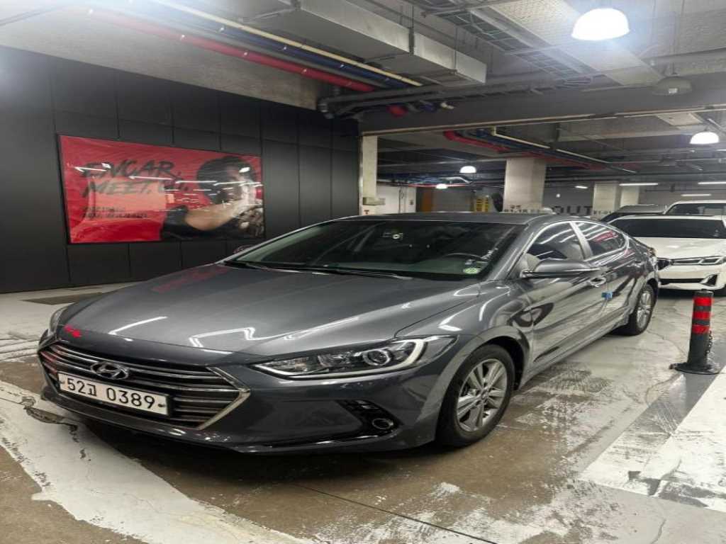 HYUNDAI Avante - Vista 4