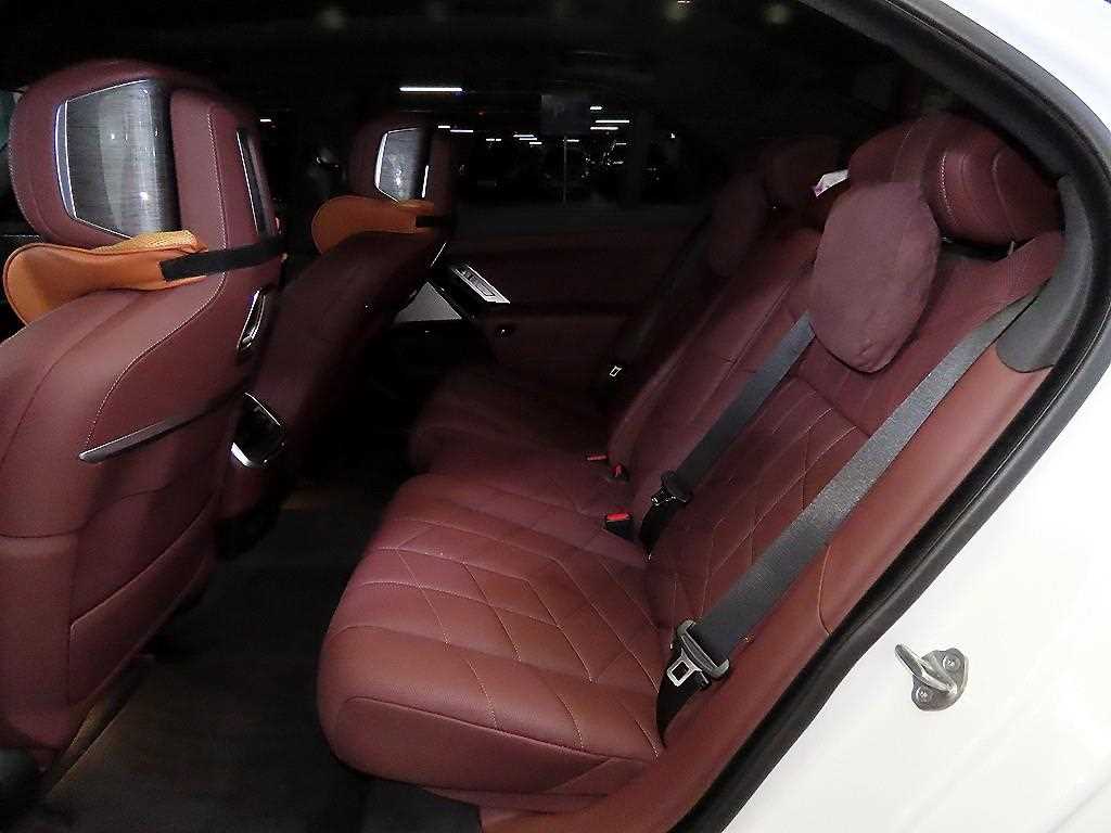 BMW 7 Series - Vista 7